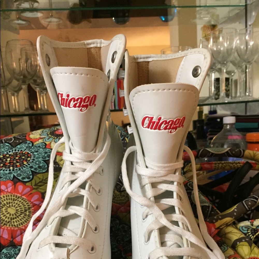 Ladies ICE SKATES